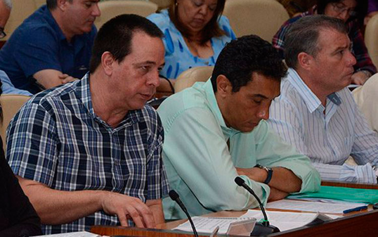 José íngel Portal Miranda, ministro de Salud Pública. (Foto: Estudios Revolución)