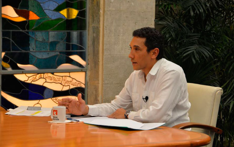 Eduardo Rodríguez Dávila, ministro de Transporte comparece en la Mesa Redonda Cuba contra la COVID-19. Eduardo Rodríguez Dávila, ministro de Transporte comparece en la Mesa Redonda Cuba contra la COVID-19.