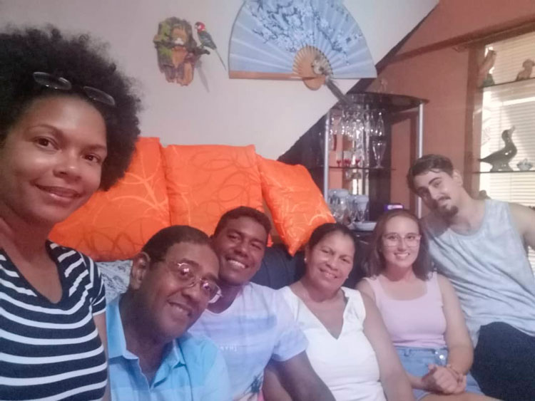 Doctora Lidia González Agüero y su familia,