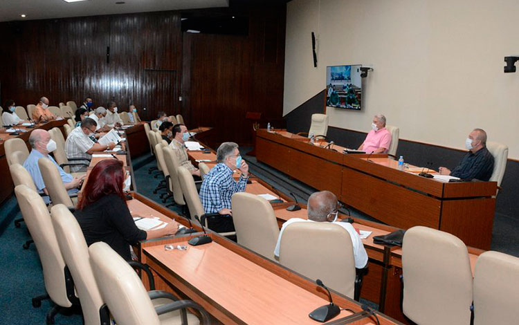 Reunión de análisis de la COVID-19 en Cuba, encabezada por el presidente, Miguel Díaz-Canel.