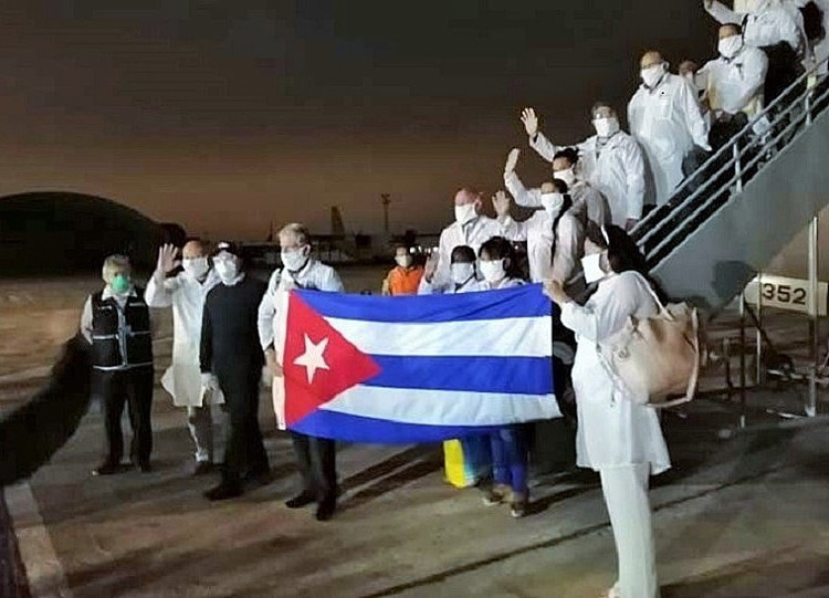 Llegada a Perú de la brigada médica de Cuba para enfrentar la COVID-19.