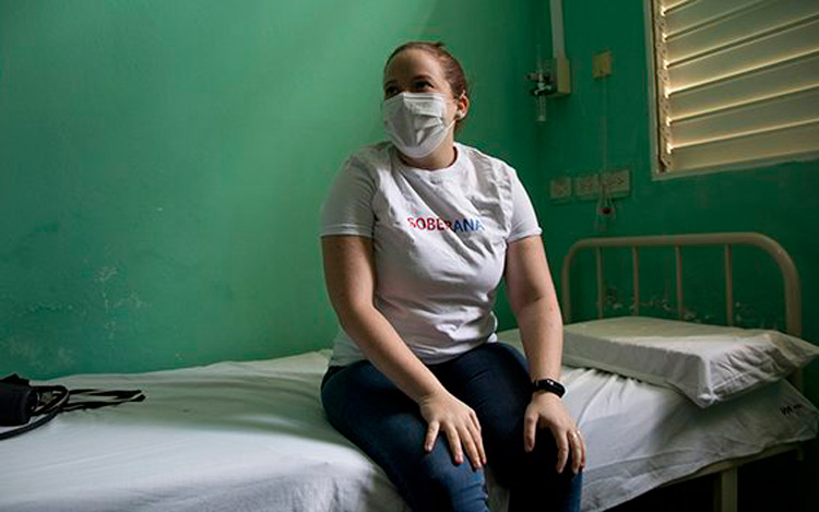 Diana Carla Borges, 22 años, una de los primeros 20 voluntarios. Foto: Ismael Francisco/ Cubadebate. Diana Carla Borges, 22 años, una de los primeros 20 voluntarios. Foto: Ismael Francisco/ Cubadebate.