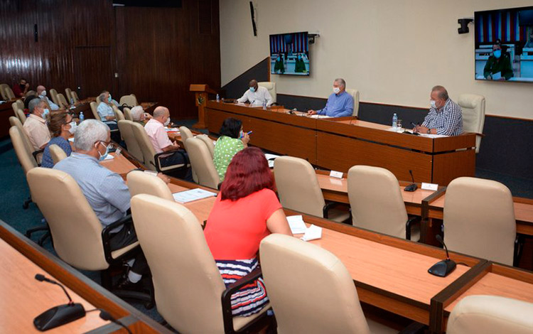 Reunión de análisis de la COVID-19 en Cuba, encabezada por el presidente, Miguel Díaz-Canel.