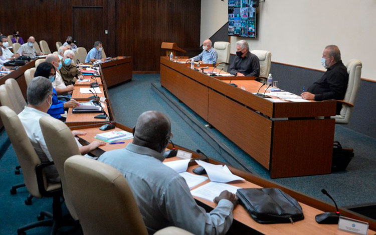 Reunión de análisis de la COVID-19 en Cuba, encabezada por el presidente, Miguel Díaz-Canel, el 13 de noviembre de 2020.