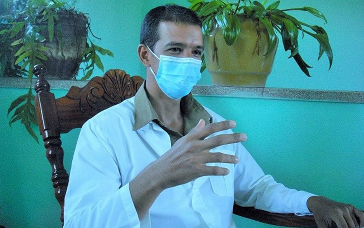 Doctor pediatra Richar Godoy.