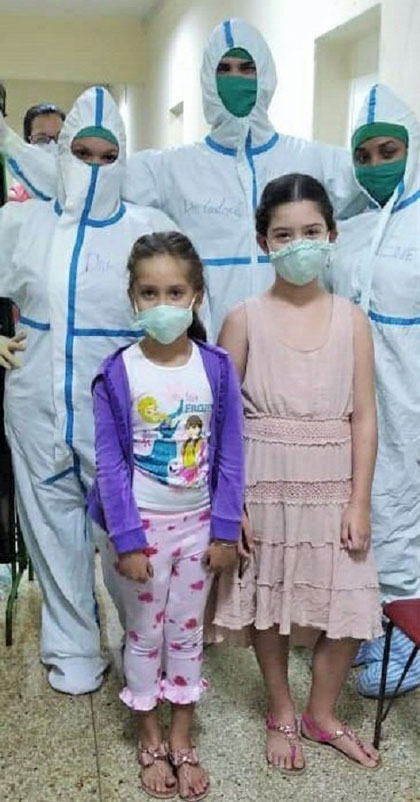 Elena y Elaine, hermanas pacientes de la COVID-19 egresadas del hospital militar Comandante Manuel Fajardo Rivero, de Villa Clara. Elena y Elaine, hermanas pacientes de la COVID-19 egresadas del hospital militar Comandante Manuel Fajardo Rivero, de Villa Clara.