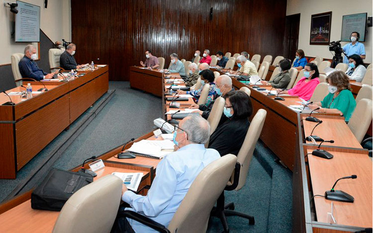 Reunión de análisis de la COVID-19 en Cuba, encabezada por el presidente, Miguel Díaz-Canel, el 22 de febrero de 2021..