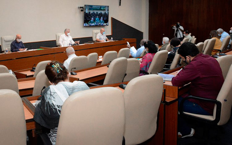 Reunión de análisis de la COVID-19 en Cuba, encabezada por el presidente, Miguel Díaz-Canel, el 3 de marzo de 2021.