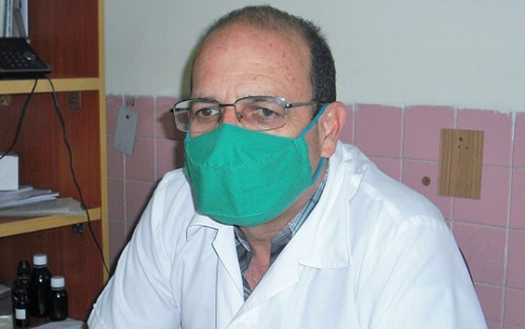 Dr. Manuel Toboso Alcántara, director del hospital oncológico de Villa Clara.