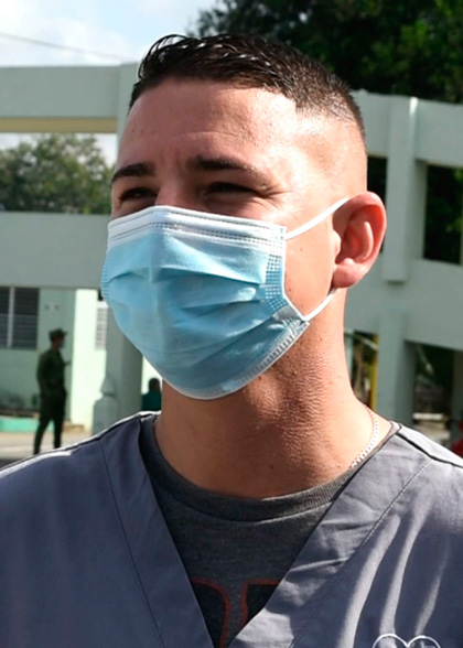 Doctor Yoan Pérez Ojeda, jefe de Servicios Médicos del hospital militar Comandante Manuel Fajando Rivero, en Villa Clara. Doctor Yoan Pérez Ojeda, jefe de Servicios Médicos del hospital militar Comandante Manuel Fajando Rivero, en Villa Clara.