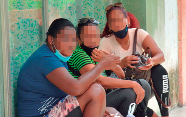 Incumplimiento del distanciamiento social y del uso de la mascarilla.