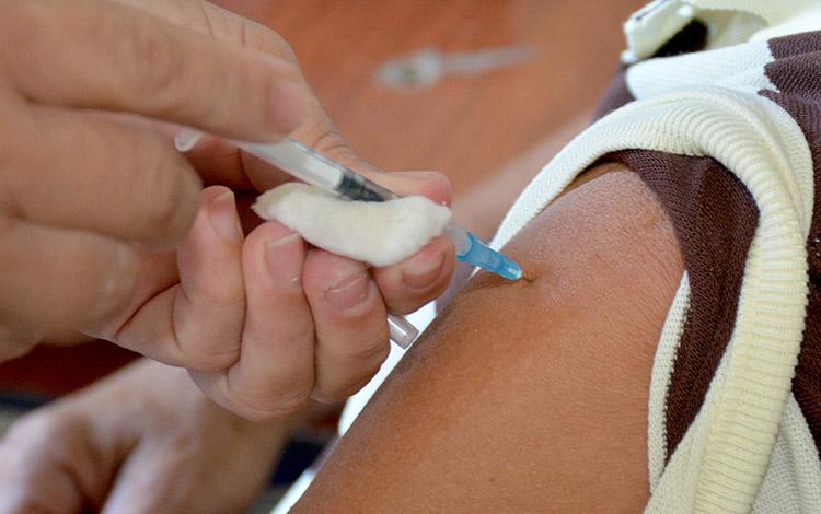 Aplicación de la vacuna cubana Abdala en paciente de Santa Clara, Villa Clara, Cuba,