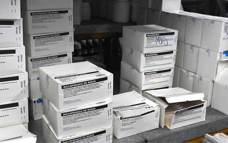 Farmacia del hospital acondicionado en el policlínico Marta Abreu, de Santa Clara. Farmacia del hospital acondicionado en el policlínico Marta Abreu, de Santa Clara.