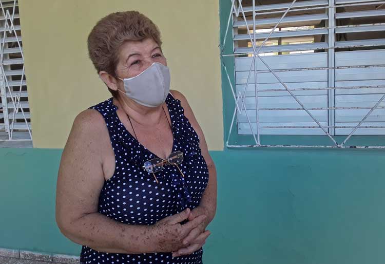 Marisel Carpio Jiménez, directora de la escuela especial Fructoso Rodríguez, donde funciona un hospital de campaña para pacientes pediátricos sospechosos a la COVID-19.