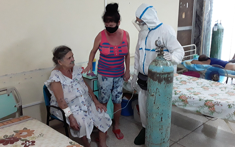 La dificultad en la disponibilidad de oxígeno es una de las mayores preocupaciones dentro del hospital. (Foto: Francisnet Díaz Rondón) La dificultad en la disponibilidad de oxígeno es una de las mayores preocupaciones dentro del hospital. (Foto: Francisnet Díaz Rondón)