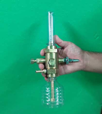 Prototipo de medidor de flujo de oxígeno fabricado por trabajadores de Maquimotor Centro. Prototipo de medidor de flujo de oxígeno fabricado por trabajadores de Maquimotor Centro.