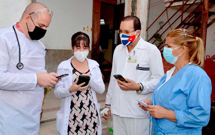 Equipo médico del vacunatorio. Equipo médico del vacunatorio.