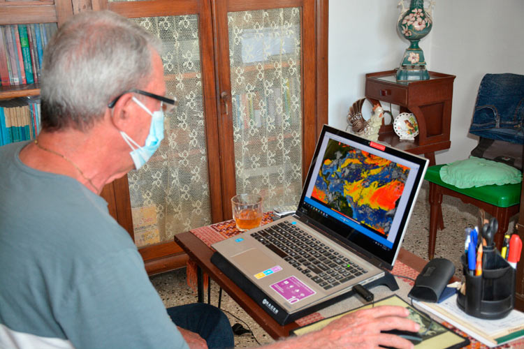 Doctor en Ciencias Luis Lecha Estela.