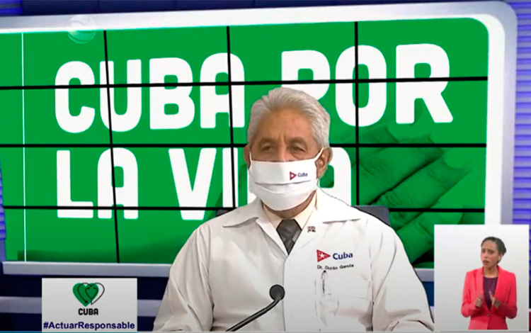 Conferencia de prensa sobre la COVID-19 en Cuba ofrecida por el Dr. Francisco Durán, el 6 de diciembre de 2021.