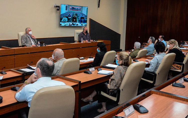 Reunión de la máxima dirección del país para el control de la COVID-19.