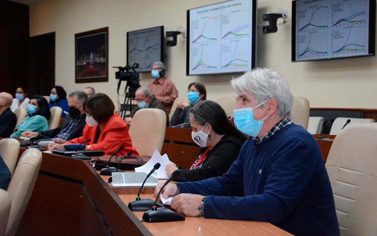 Matemático Raúl Guinovart, en la reunión de análisis sobre el control de la COVID-19 en Cuba.
