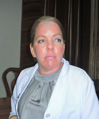 Dra. Alina Jeney Paz Machado. Dra. Alina Jeney Paz Machado.