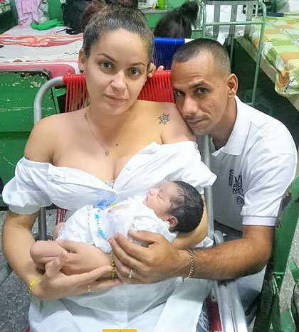 Samantha y Adrián con su hijo Fabio. Samantha y Adrián con su hijo Fabio.
