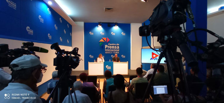 Conferencia de prensa del Doctor en Ciencias Jorge González Pérez, presidente de la Sociedad cubana de Medicina Legal. Conferencia de prensa del Doctor en Ciencias Jorge González Pérez, presidente de la Sociedad cubana de Medicina Legal.