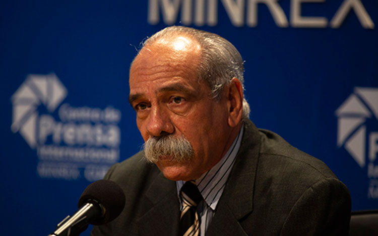 Doctor en Ciencias Jorge González Pérez, presidente de la Sociedad cubana de Medicina Legal. Doctor en Ciencias Jorge González Pérez, presidente de la Sociedad cubana de Medicina Legal.