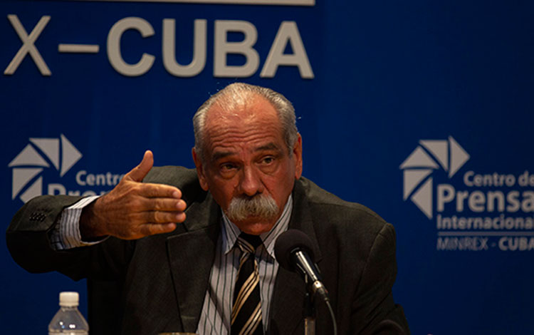 Doctor en Ciencias Jorge González Pérez, presidente de la Sociedad cubana de Medicina Legal. Doctor en Ciencias Jorge González Pérez, presidente de la Sociedad cubana de Medicina Legal.