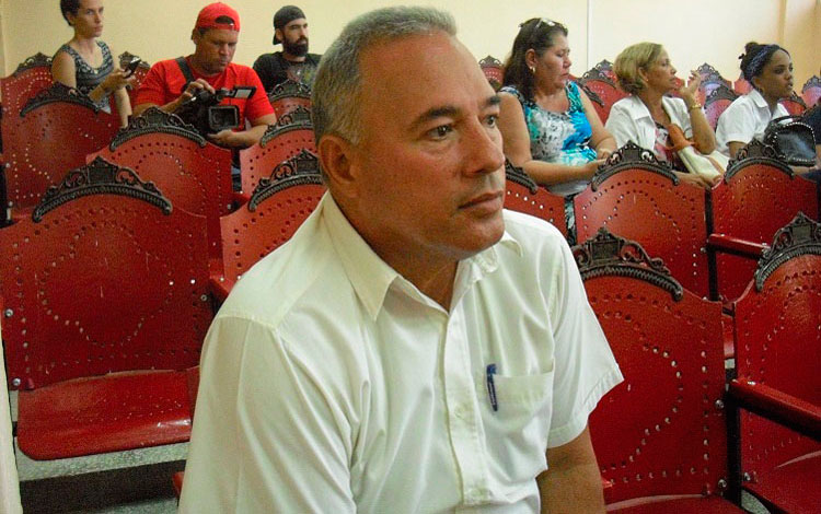 Gustavo Montesinos Reyes, director territorial de la Empresa de Telecomunicaciones de Cuba (Etecsa). Gustavo Montesinos Reyes, director territorial de la Empresa de Telecomunicaciones de Cuba (Etecsa).