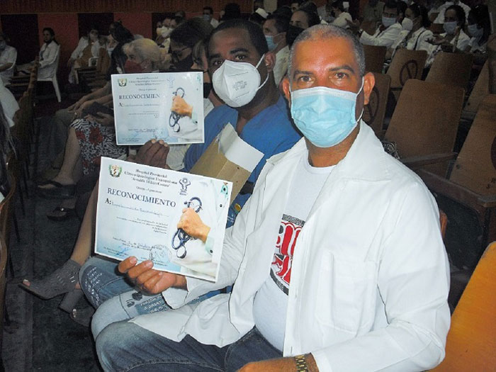 Reconocidos durante el acto por el aniversario 32 del hospital Arnaldo Milián Castro, de Villa Clara. Reconocidos durante el acto por el aniversario 32 del hospital Arnaldo Milián Castro, de Villa Clara.