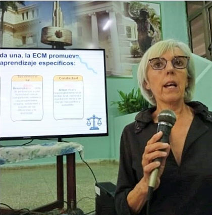 Dra. María Jesús Enguídanos Floreani, coordinadora de escuelas asociadas a la Unesco en la comunidad autónoma de Galicia Dra. María Jesús Enguídanos Floreani, coordinadora de escuelas asociadas a la Unesco en la comunidad autónoma de Galicia
