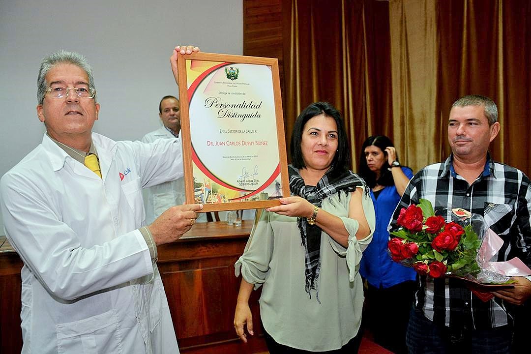 Reconocimiento de Personalidad Distinguida al Dr. Juan Carlos Dupuy.