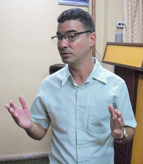 Dr. Yandry Alfonso Chang, al frente del Programa de Atención Materno-Infantil de Villa Clara.