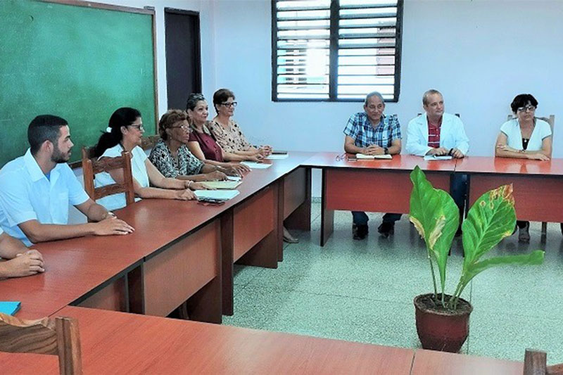 Conferencia de prensa en Ciencias Médicas.
