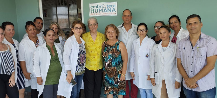 Parte de las personas que hicieron posilble la creación de la embrioteca.