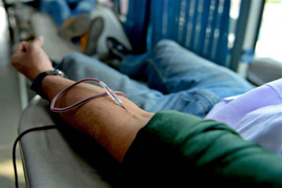 Persona en la donación de sangre