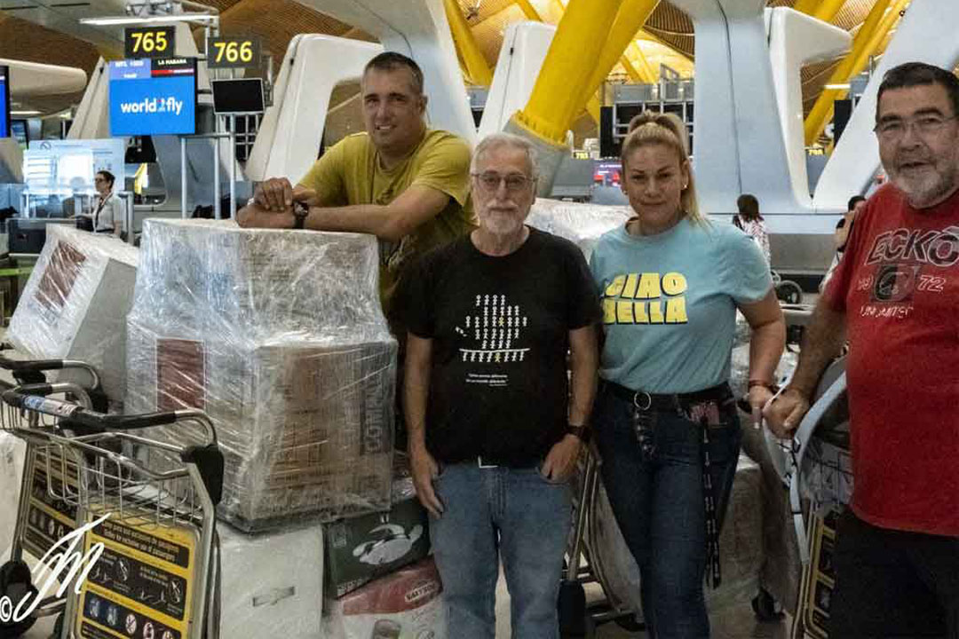 Grupo de solidaridad de España con carga para Cuba