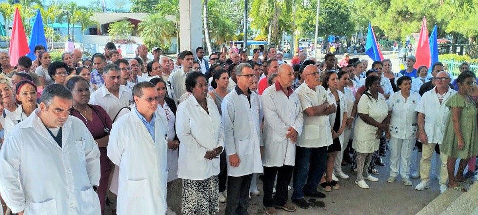 Colectivo del hospital pediátrico universitario José Luis Miranda.