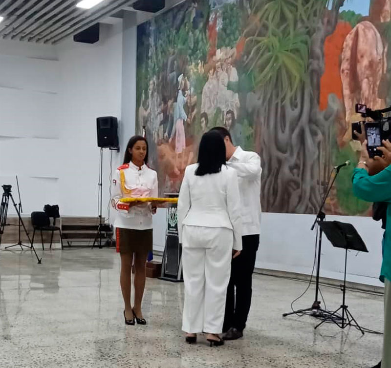  Doctora en Ciencias Lázara Méndez Gálvez recibe la Orden Lázaro Peña de Primer Grado.
