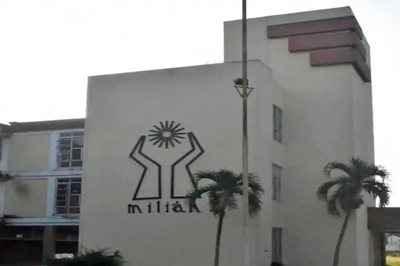 Identificación en la entrada del hospital clinico quirúrgico universitario Arnaldo Milián Castro.