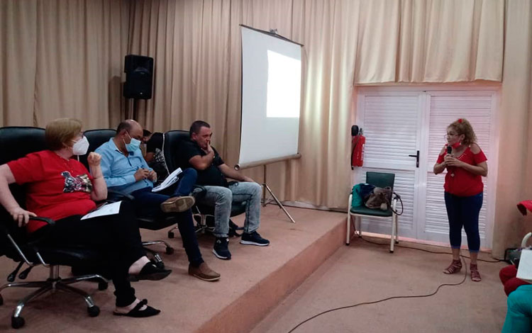 Encuentro con trabajadores sociales de la provincia de Villa Clara. Encuentro con trabajadores sociales de la provincia de Villa Clara.
