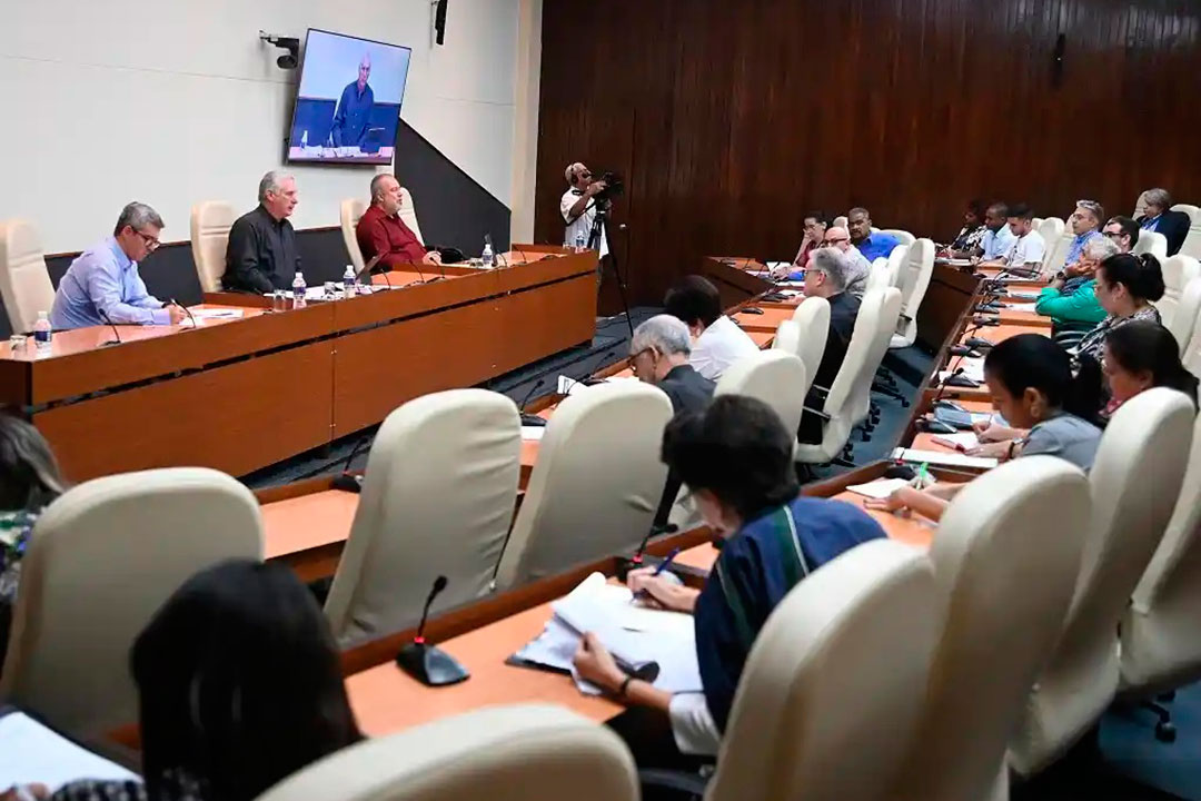 Presidió Miguel Díaz-Canel el análisis de la Política para la Atención Integral de la Niñez, la Adolescencia y las Juventudes.