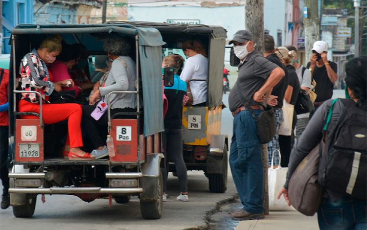 Motoneta para el transporte público en Santa Clara.