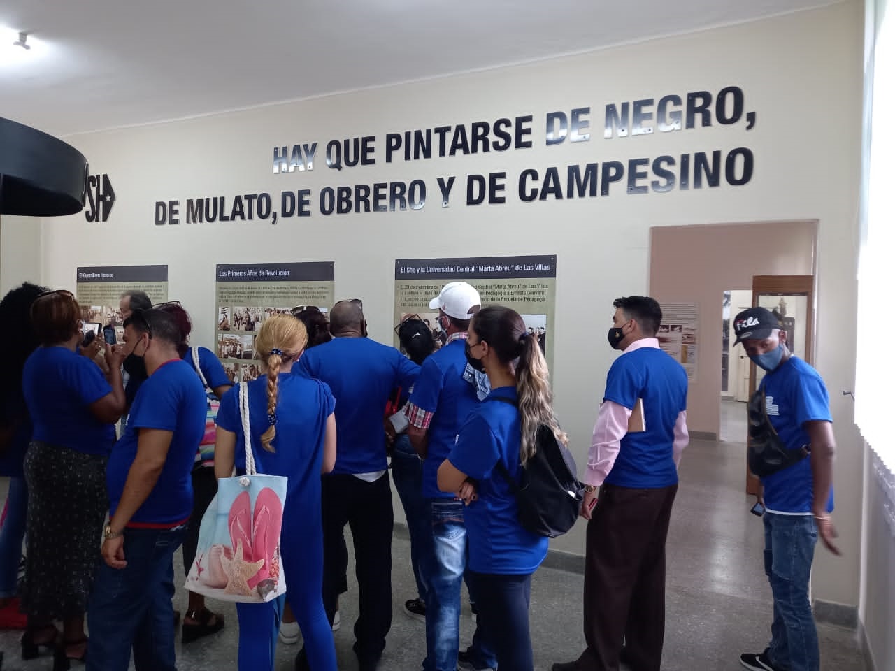 Jóvenes transportistas del país visitan la Universidad Central «Marta Abreu » de Las Villas. Jóvenes transportistas del país visitan la Universidad Central «Marta Abreu » de Las Villas.