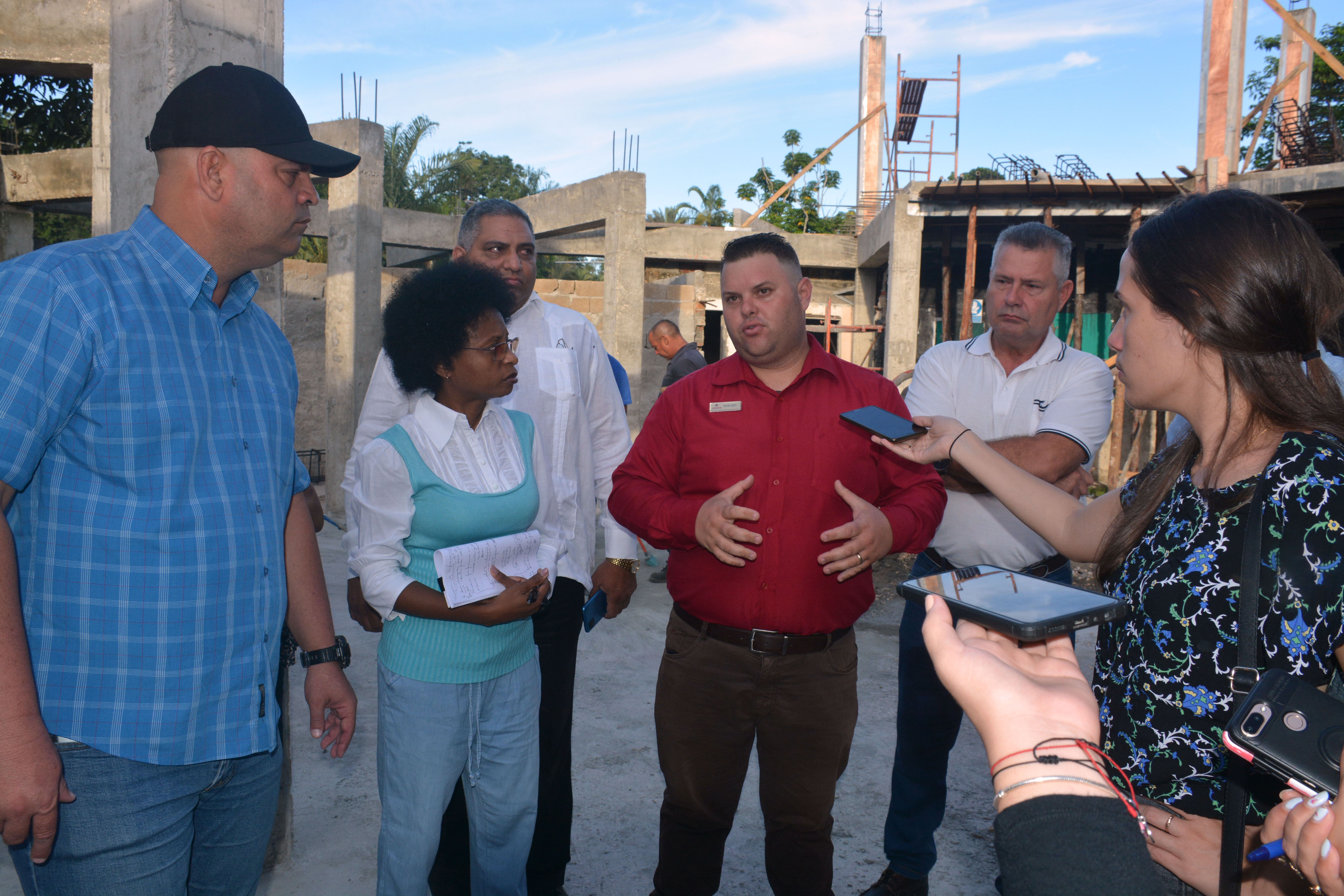 Primer secretario del PCC en Villa Clara recorre instalaciones del hotel Los Caneyes. Primer secretario del PCC en Villa Clara recorre instalaciones del hotel Los Caneyes.