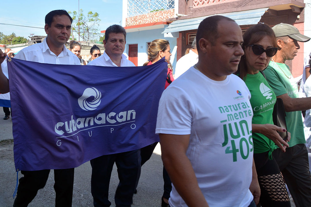 Trabajadores del Turismo en Villa Clara participan en peregrinación en homenaje a Elpidio Sosa.